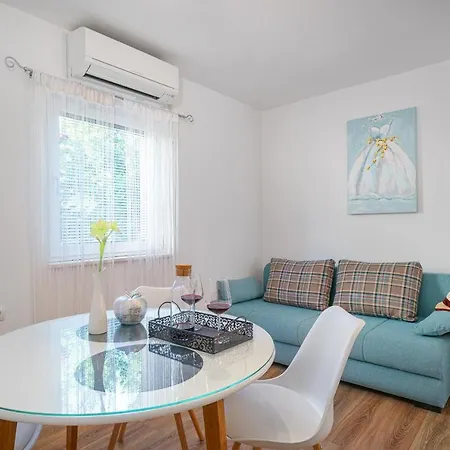 Apartments Vesna Vodice *
