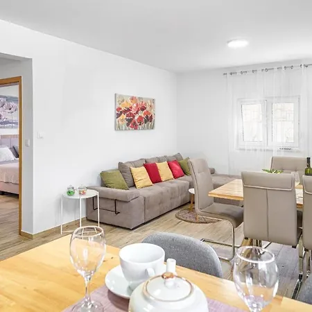 Apartments Vesna Vodice Vodice
